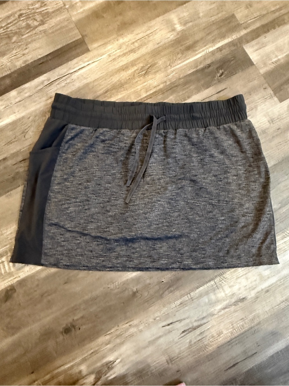 Athleta Gray Black Athletic Skort Built-In Shorts Drawstring Waist